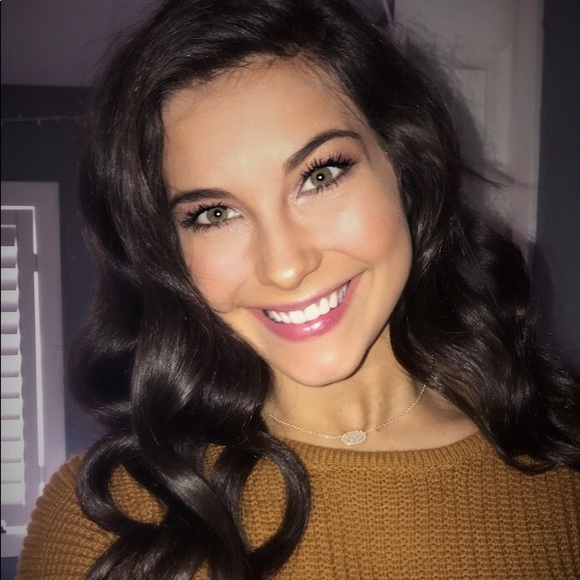 Meet your Posher, Paige - Picture 1 of 1